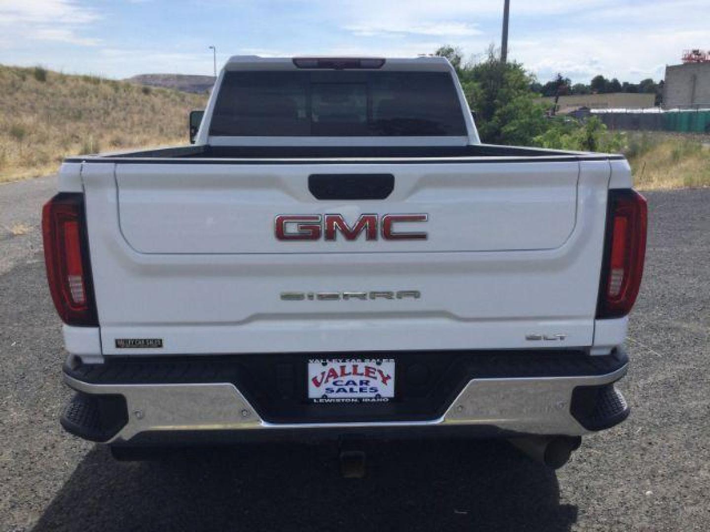 2023 Summit White /Jet Black GMC Sierra 2500HD SLT (1GT49NEY4PF) with an Duramax 6.6L V-8 diesel direct injection engine, 10 speed automatic transmission, located at 1801 Main Street, Lewiston, 83501, (208) 743-9371, 46.417065, -117.004799- Photo#8