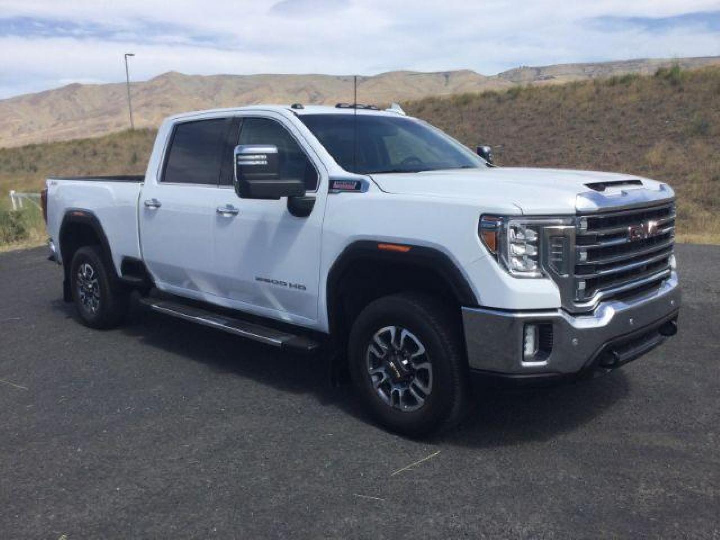 2023 Summit White /Jet Black GMC Sierra 2500HD SLT (1GT49NEY4PF) with an Duramax 6.6L V-8 diesel direct injection engine, 10 speed automatic transmission, located at 1801 Main Street, Lewiston, 83501, (208) 743-9371, 46.417065, -117.004799- Photo#16
