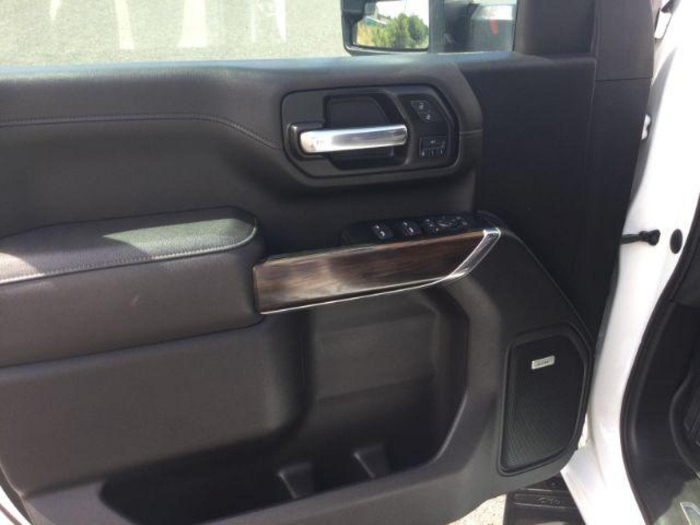 2023 Summit White /Jet Black GMC Sierra 2500HD SLT (1GT49NEY4PF) with an Duramax 6.6L V-8 diesel direct injection engine, 10 speed automatic transmission, located at 1801 Main Street, Lewiston, 83501, (208) 743-9371, 46.417065, -117.004799- Photo#21