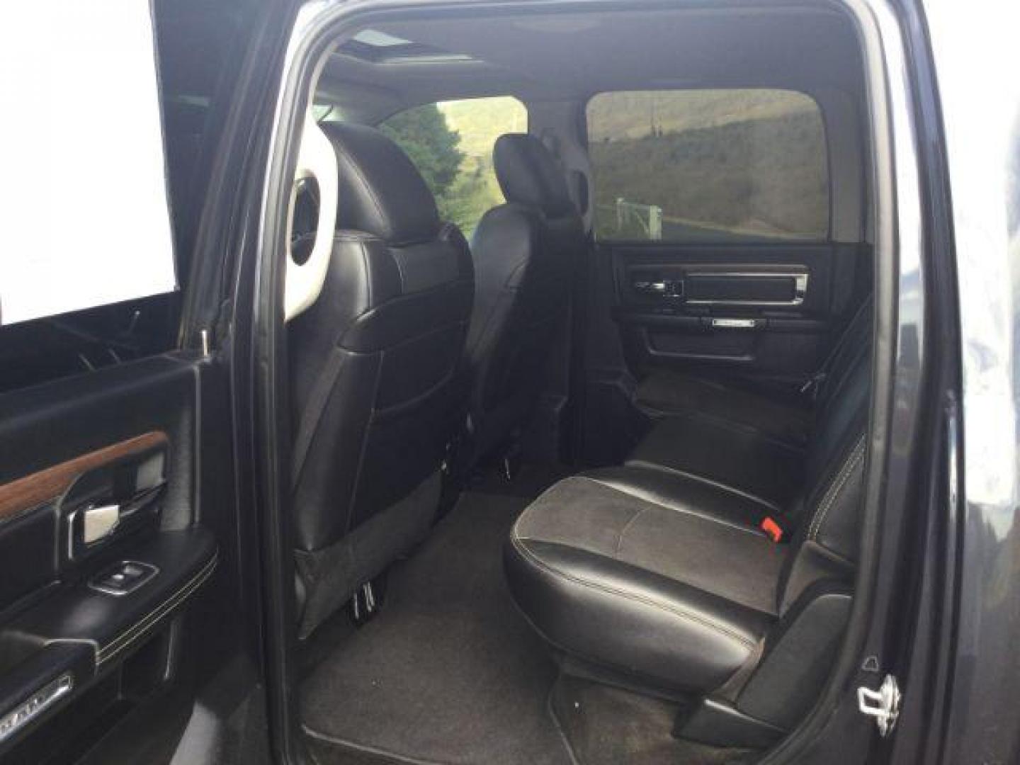 2017 Maximum Steel Metallic Clearcoat /Black Ram 2500 Laramie Crew Cab 4x4 6'4 Box (3C6UR5FL8HG) with an Cummins 6.7L I-6 diesel direct injection engine, 6-Speed Automatic transmission, located at 1801 Main Street, Lewiston, 83501, (208) 743-9371, 46.417065, -117.004799 - Photo#21