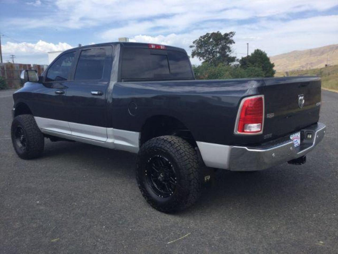 2017 Maximum Steel Metallic Clearcoat /Black Ram 2500 Laramie Crew Cab 4x4 6'4 Box (3C6UR5FL8HG) with an Cummins 6.7L I-6 diesel direct injection engine, 6-Speed Automatic transmission, located at 1801 Main Street, Lewiston, 83501, (208) 743-9371, 46.417065, -117.004799 - Photo#22