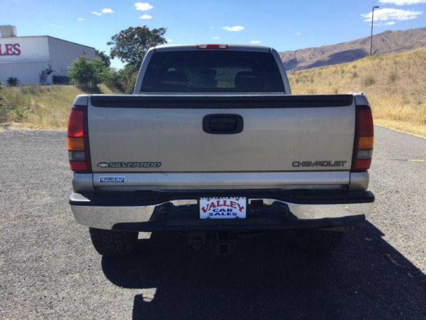 2002 Light Pewter Metallic /Graphite Chevrolet Silverado 1500 LS (2GCEK19T021) with an Vortec 5.3L V-8 regular unleaded engine, 4 Speed Automatic transmission, located at 1801 Main Street, Lewiston, 83501, (208) 743-9371, 46.417065, -117.004799 - Photo#6
