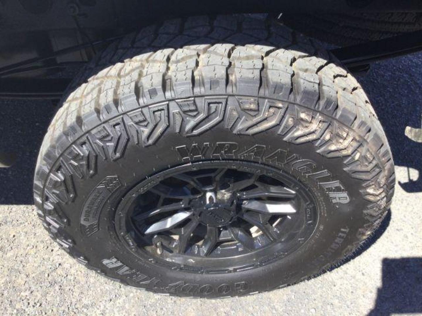 2002 Light Pewter Metallic /Graphite Chevrolet Silverado 1500 LS (2GCEK19T021) with an Vortec 5.3L V-8 regular unleaded engine, 4 Speed Automatic transmission, located at 1801 Main Street, Lewiston, 83501, (208) 743-9371, 46.417065, -117.004799 - Photo#7