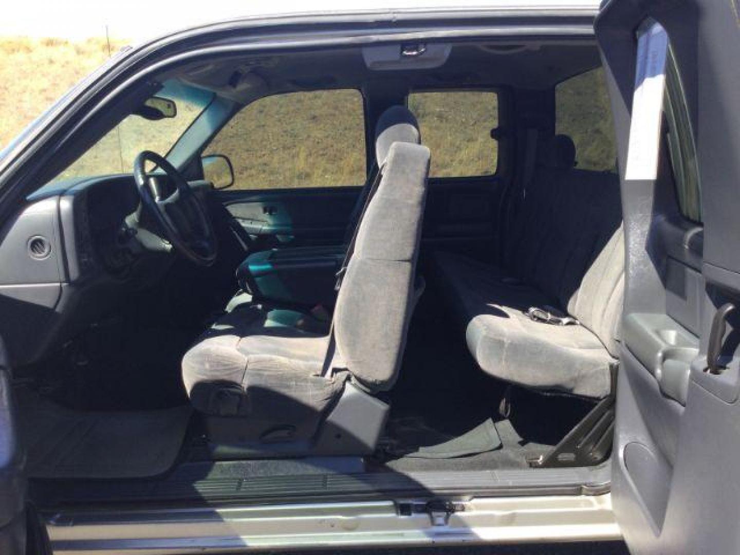 2002 Light Pewter Metallic /Graphite Chevrolet Silverado 1500 LS (2GCEK19T021) with an Vortec 5.3L V-8 regular unleaded engine, 4 Speed Automatic transmission, located at 1801 Main Street, Lewiston, 83501, (208) 743-9371, 46.417065, -117.004799 - Photo#10