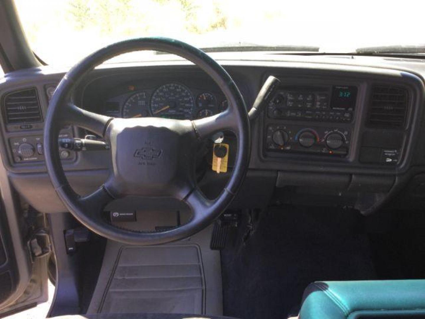 2002 Light Pewter Metallic /Graphite Chevrolet Silverado 1500 LS (2GCEK19T021) with an Vortec 5.3L V-8 regular unleaded engine, 4 Speed Automatic transmission, located at 1801 Main Street, Lewiston, 83501, (208) 743-9371, 46.417065, -117.004799 - Photo#11