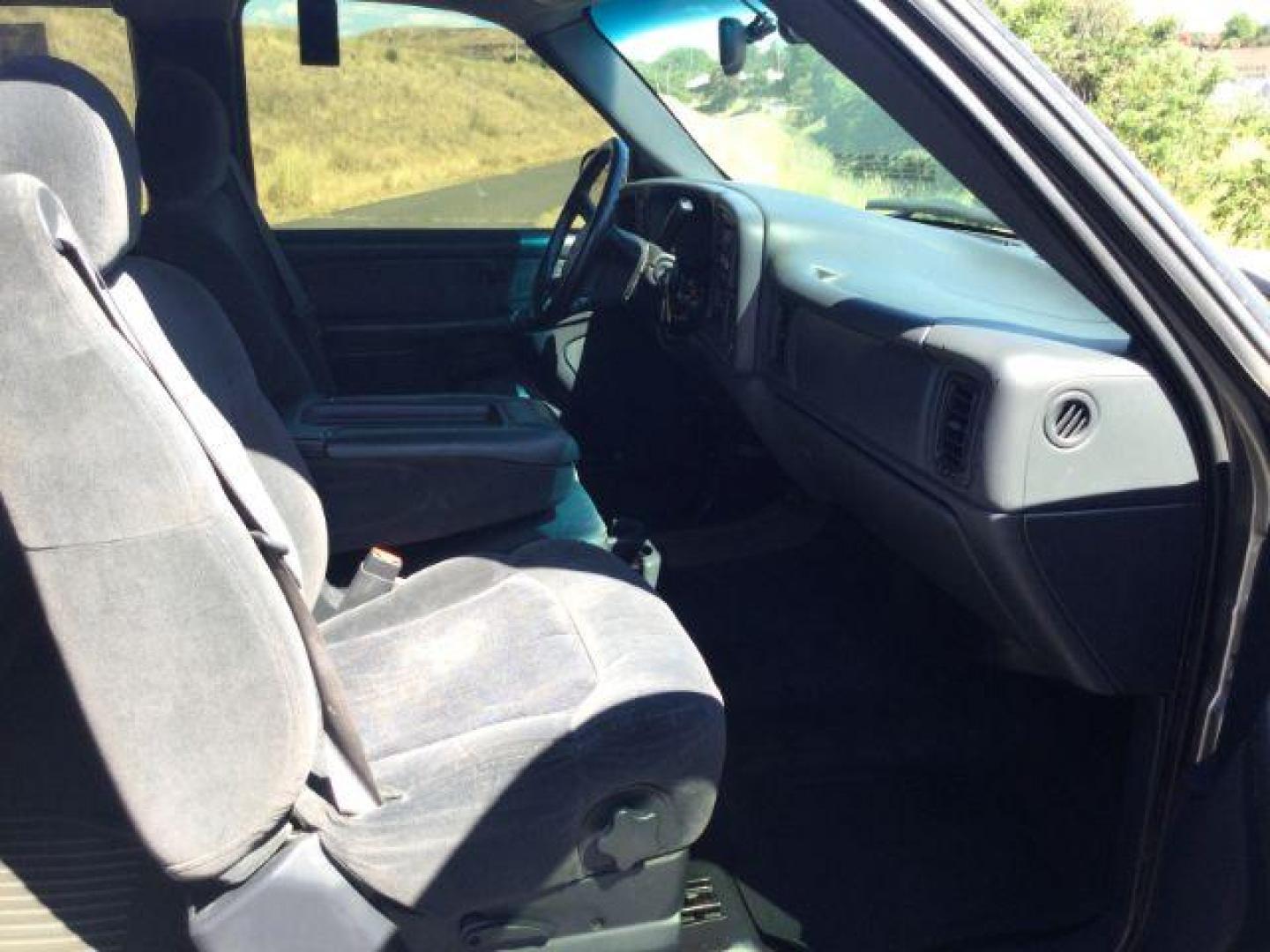 2002 Light Pewter Metallic /Graphite Chevrolet Silverado 1500 LS (2GCEK19T021) with an Vortec 5.3L V-8 regular unleaded engine, 4 Speed Automatic transmission, located at 1801 Main Street, Lewiston, 83501, (208) 743-9371, 46.417065, -117.004799 - Photo#19