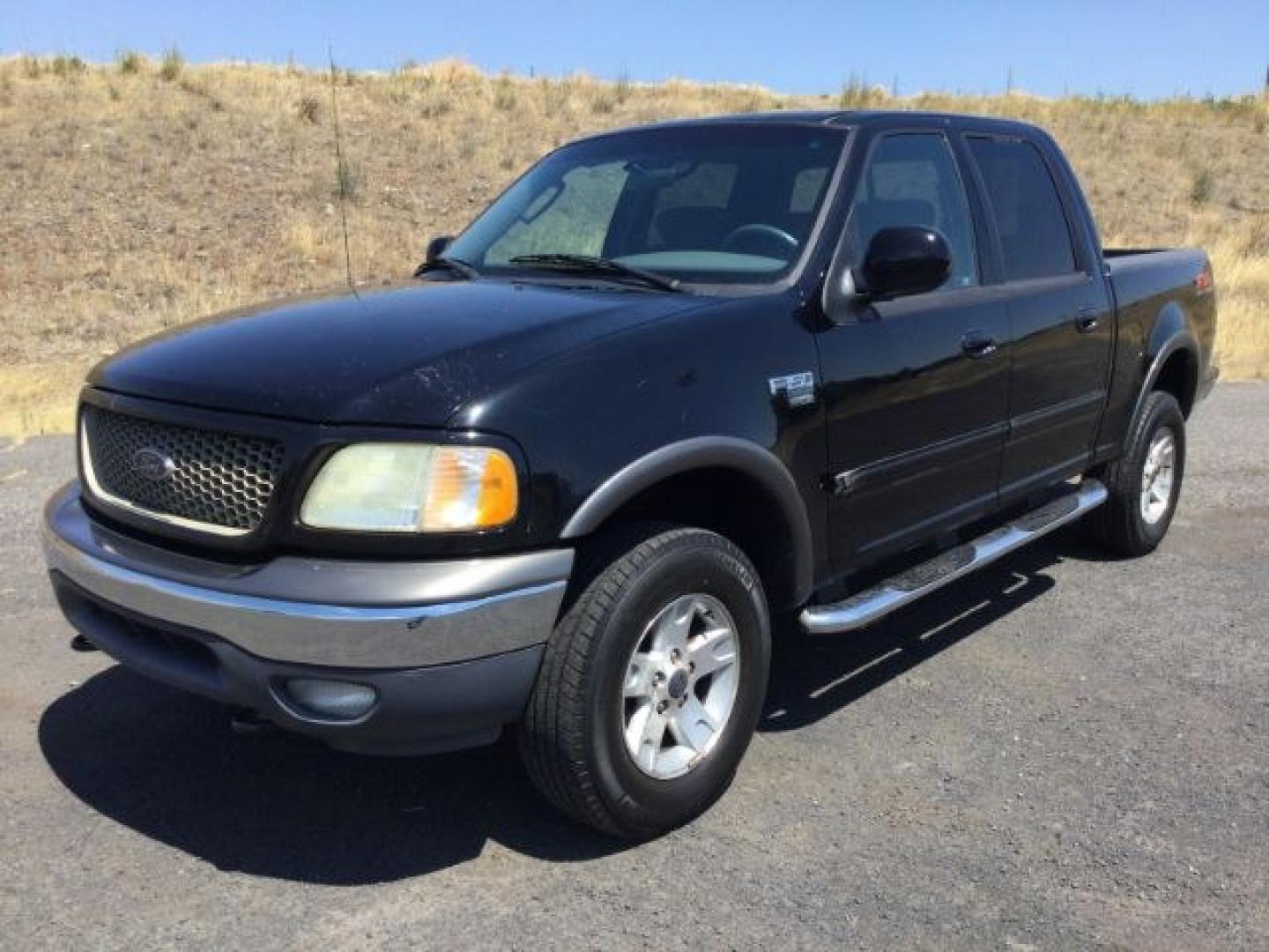 2003 Black Clearcoat /Medium Graphite Ford F-150 XLT (1FTRW08LX3K) with an Triton 5.4L V-8 regular unleaded engine, automatic transmission, located at 1801 Main Street, Lewiston, 83501, (208) 743-9371, 46.417065, -117.004799- Photo#6