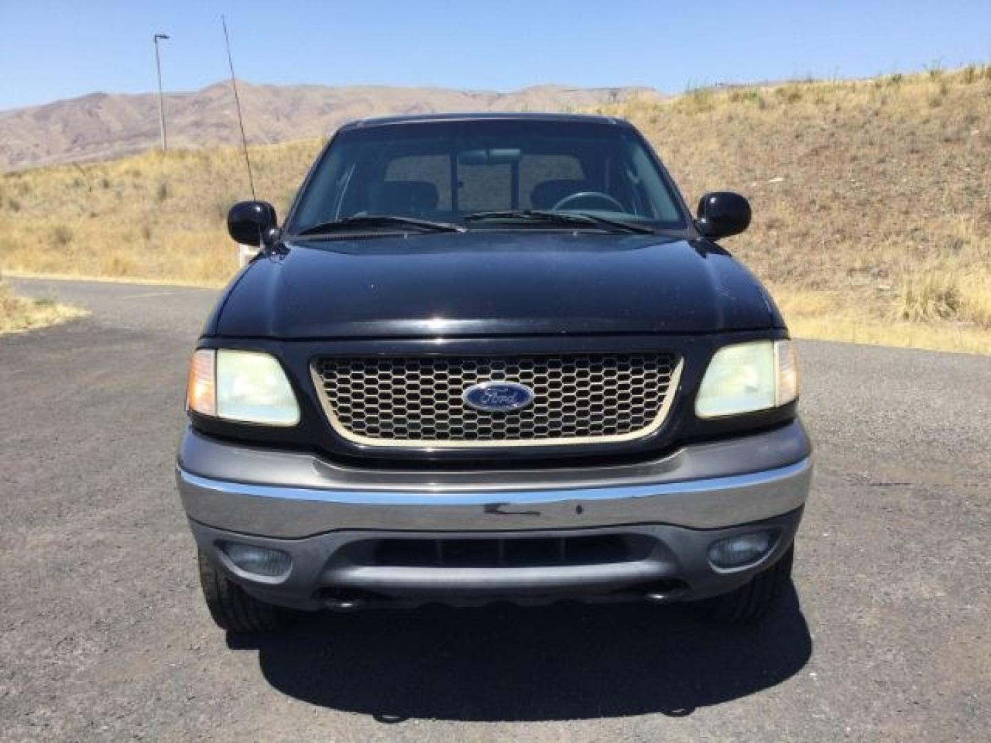 2003 Black Clearcoat /Medium Graphite Ford F-150 XLT (1FTRW08LX3K) with an Triton 5.4L V-8 regular unleaded engine, automatic transmission, located at 1801 Main Street, Lewiston, 83501, (208) 743-9371, 46.417065, -117.004799- Photo#14