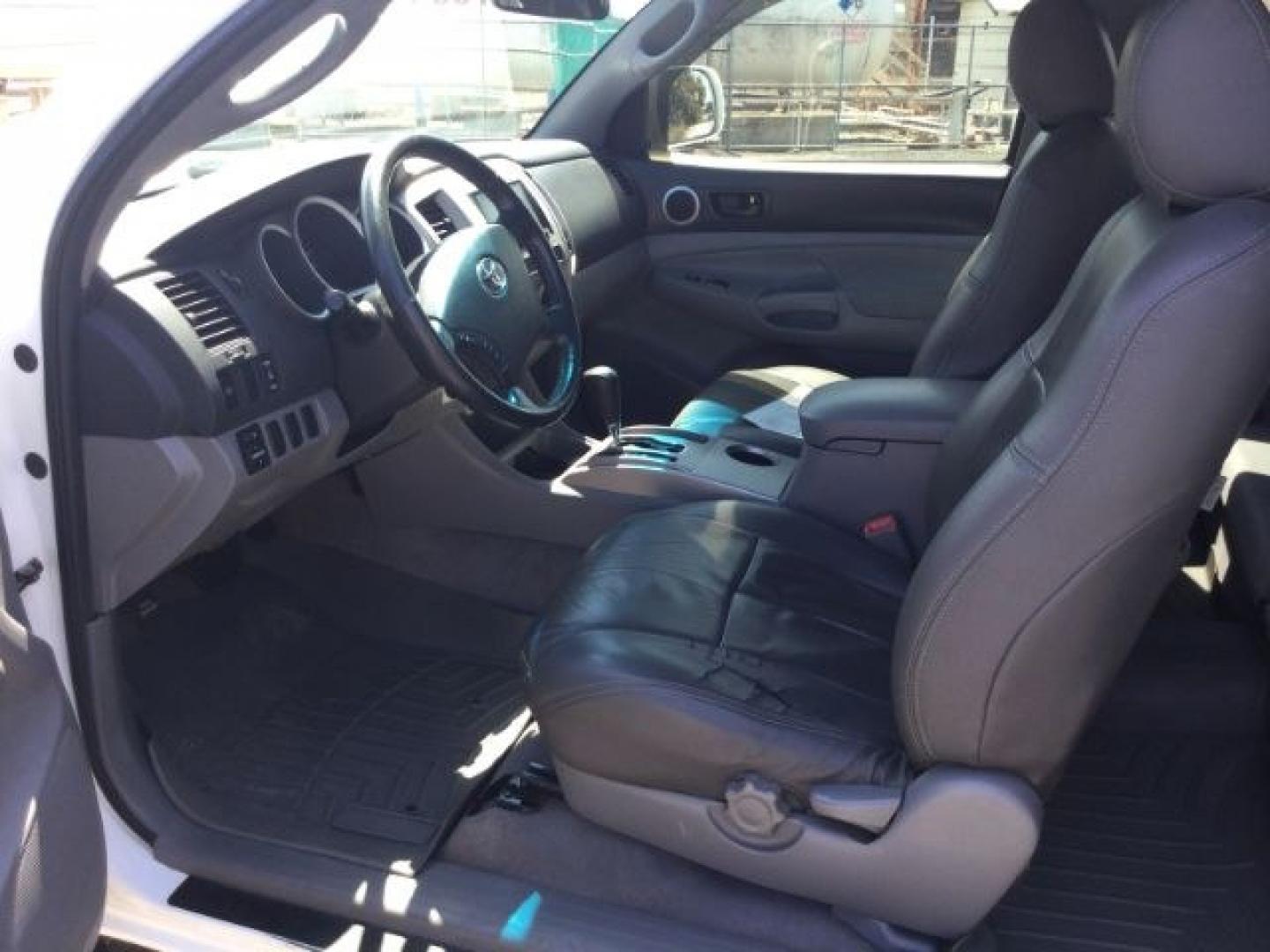 2008 Super White /Graphite Toyota Tacoma Base V6 (5TEUU42N78Z) with an 4L V-6 DOHC engine, 5-Speed Automatic transmission, located at 1801 Main Street, Lewiston, 83501, (208) 743-9371, 46.417065, -117.004799- Photo#5