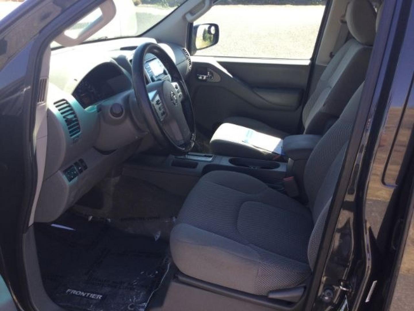 2014 Night Armor /Steel Nissan Frontier SV (1N6AD0EV9EN) with an VQ 4L V-6 DOHC engine, 5-Speed Automatic transmission, located at 1801 Main Street, Lewiston, 83501, (208) 743-9371, 46.417065, -117.004799- Photo#7
