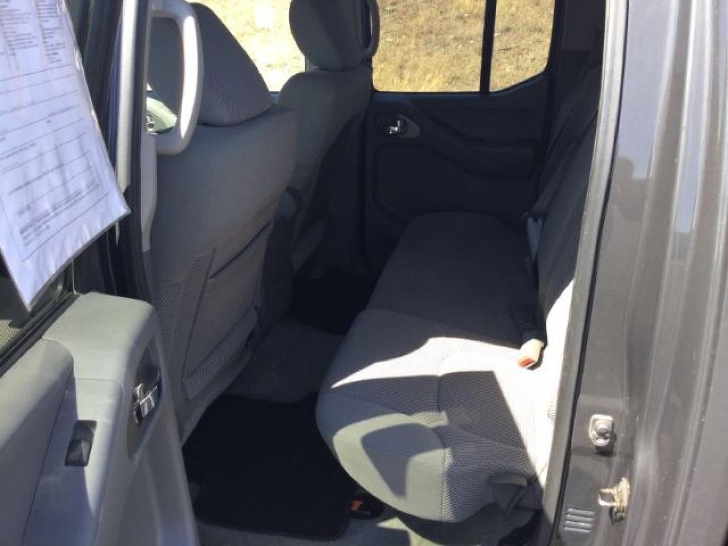 2014 Night Armor /Steel Nissan Frontier SV (1N6AD0EV9EN) with an VQ 4L V-6 DOHC engine, 5-Speed Automatic transmission, located at 1801 Main Street, Lewiston, 83501, (208) 743-9371, 46.417065, -117.004799- Photo#10
