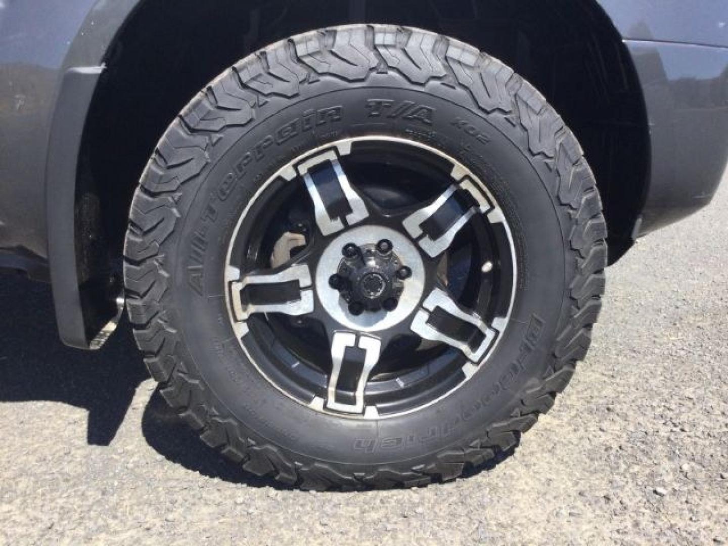 2014 Night Armor /Steel Nissan Frontier SV (1N6AD0EV9EN) with an VQ 4L V-6 DOHC engine, 5-Speed Automatic transmission, located at 1801 Main Street, Lewiston, 83501, (208) 743-9371, 46.417065, -117.004799- Photo#17