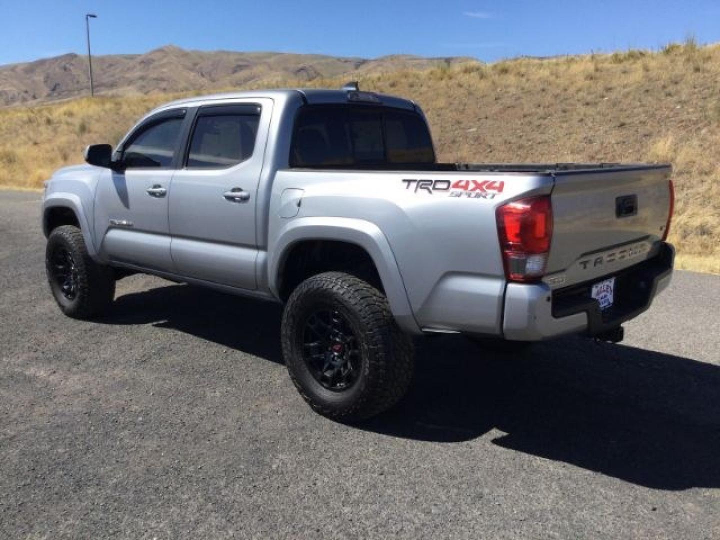 2016 Silver Sky Metallic /Graphite w/Gun Metal Toyota Tacoma TRD Sport Crew Cab 5.5ft bed (3TMCZ5AN4GM) with an 3.5L V-6 port/direct injection engine, 6-Speed Automatic transmission, located at 1801 Main Street, Lewiston, 83501, (208) 743-9371, 46.417065, -117.004799- Photo#10