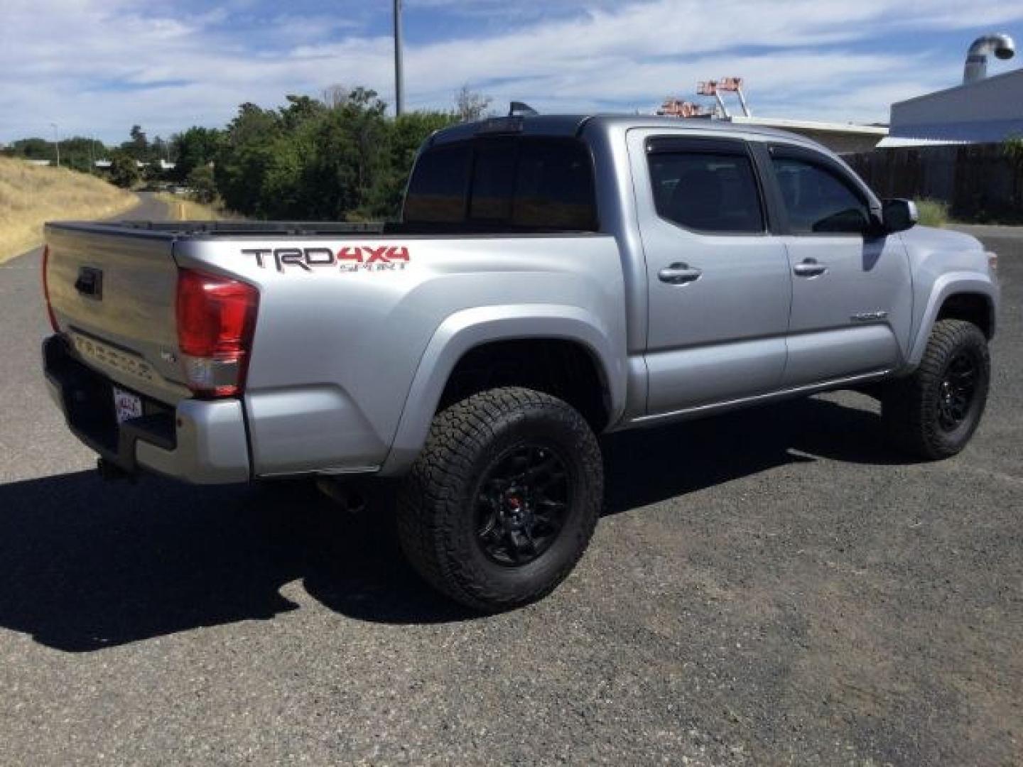 2016 Silver Sky Metallic /Graphite w/Gun Metal Toyota Tacoma TRD Sport Crew Cab 5.5ft bed (3TMCZ5AN4GM) with an 3.5L V-6 port/direct injection engine, 6-Speed Automatic transmission, located at 1801 Main Street, Lewiston, 83501, (208) 743-9371, 46.417065, -117.004799- Photo#20