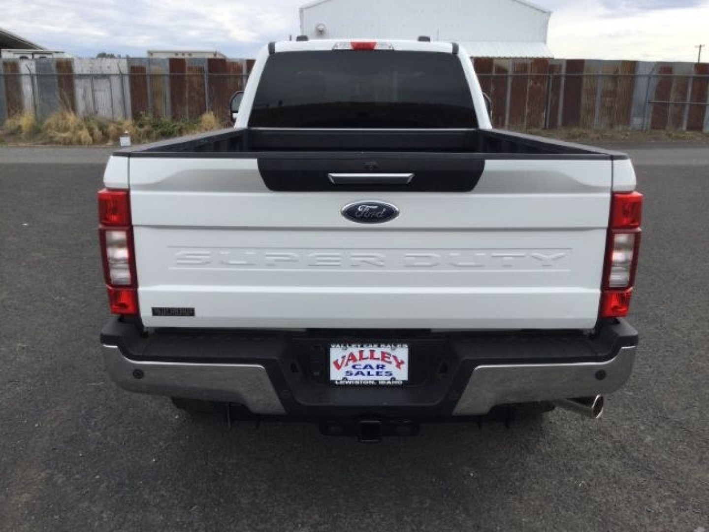 2020 Oxford White /Medium Earth Gray Ford F-350 XLT (1FT8W3B64LE) with an 6.2L V-8 variable valve control engine, 10 speed automatic transmission, located at 1801 Main Street, Lewiston, 83501, (208) 743-9371, 46.417065, -117.004799- Photo#9