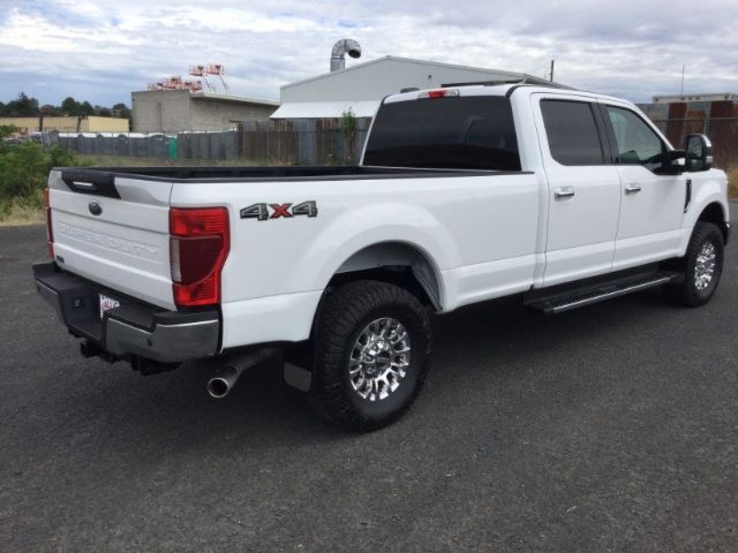 2020 Oxford White /Medium Earth Gray Ford F-350 XLT (1FT8W3B64LE) with an 6.2L V-8 variable valve control engine, 10 speed automatic transmission, located at 1801 Main Street, Lewiston, 83501, (208) 743-9371, 46.417065, -117.004799- Photo#10