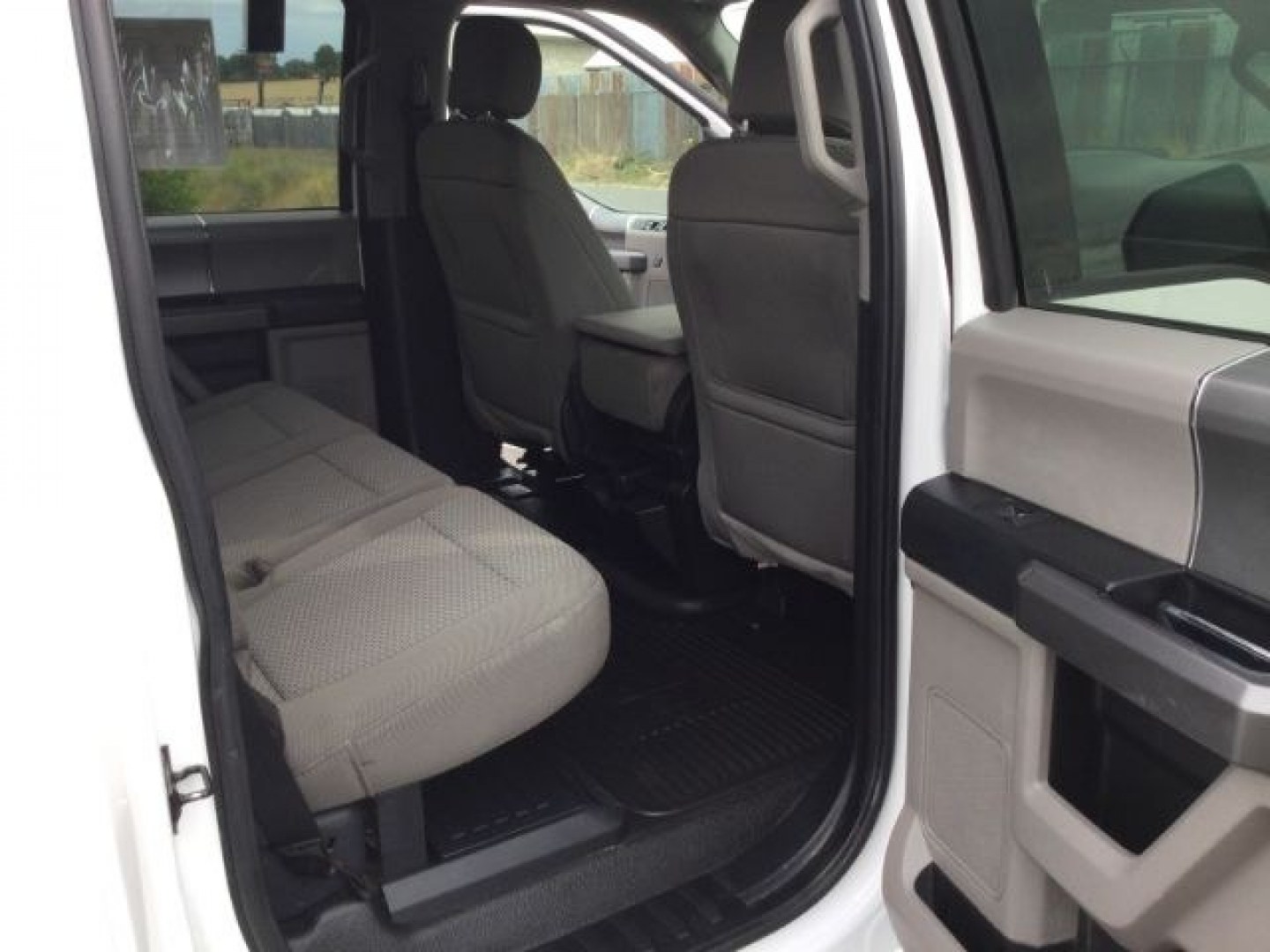 2020 Oxford White /Medium Earth Gray Ford F-350 XLT (1FT8W3B64LE) with an 6.2L V-8 variable valve control engine, 10 speed automatic transmission, located at 1801 Main Street, Lewiston, 83501, (208) 743-9371, 46.417065, -117.004799- Photo#14