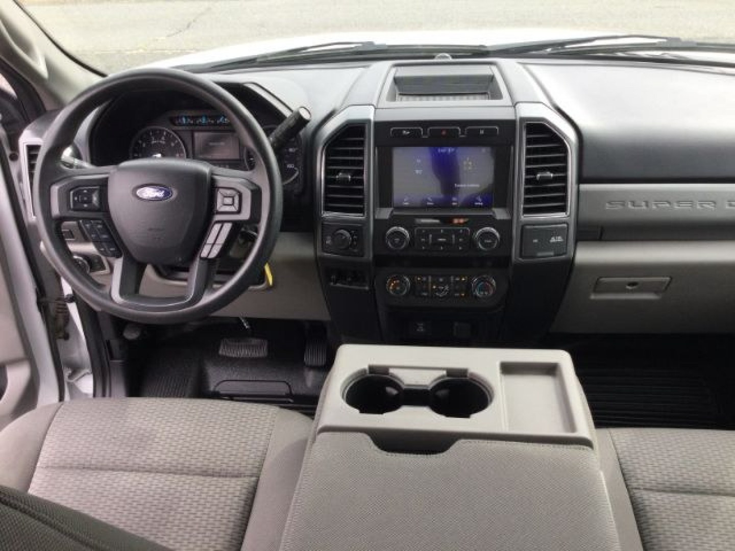 2020 Oxford White /Medium Earth Gray Ford F-350 XLT (1FT8W3B64LE) with an 6.2L V-8 variable valve control engine, 10 speed automatic transmission, located at 1801 Main Street, Lewiston, 83501, (208) 743-9371, 46.417065, -117.004799- Photo#16