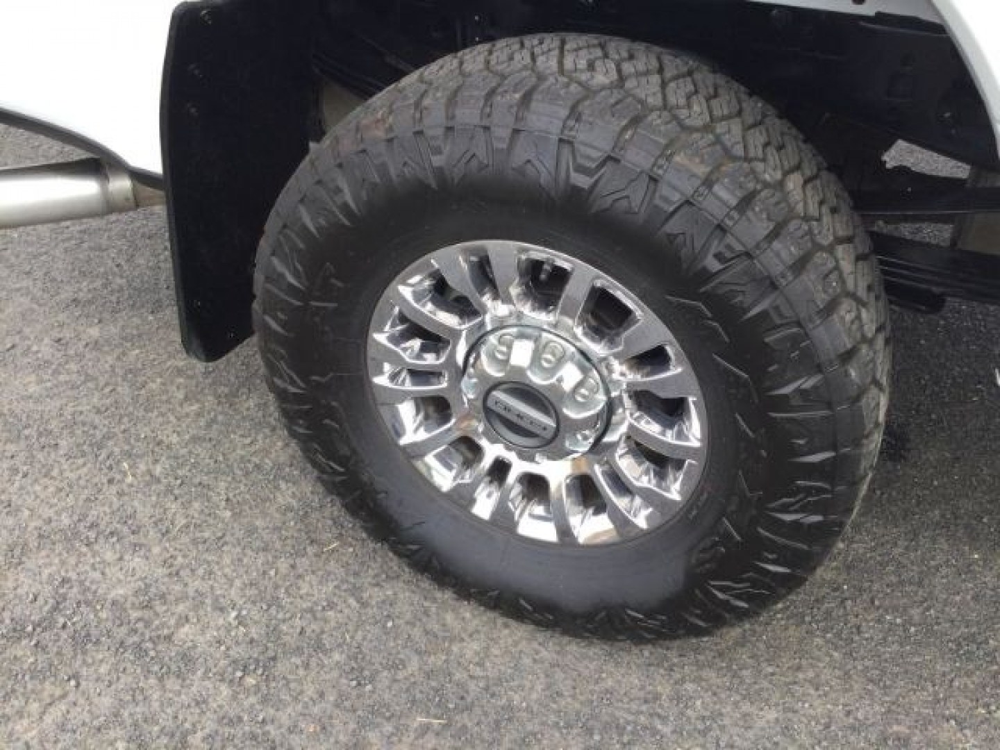 2020 Oxford White /Medium Earth Gray Ford F-350 XLT (1FT8W3B64LE) with an 6.2L V-8 variable valve control engine, 10 speed automatic transmission, located at 1801 Main Street, Lewiston, 83501, (208) 743-9371, 46.417065, -117.004799- Photo#20