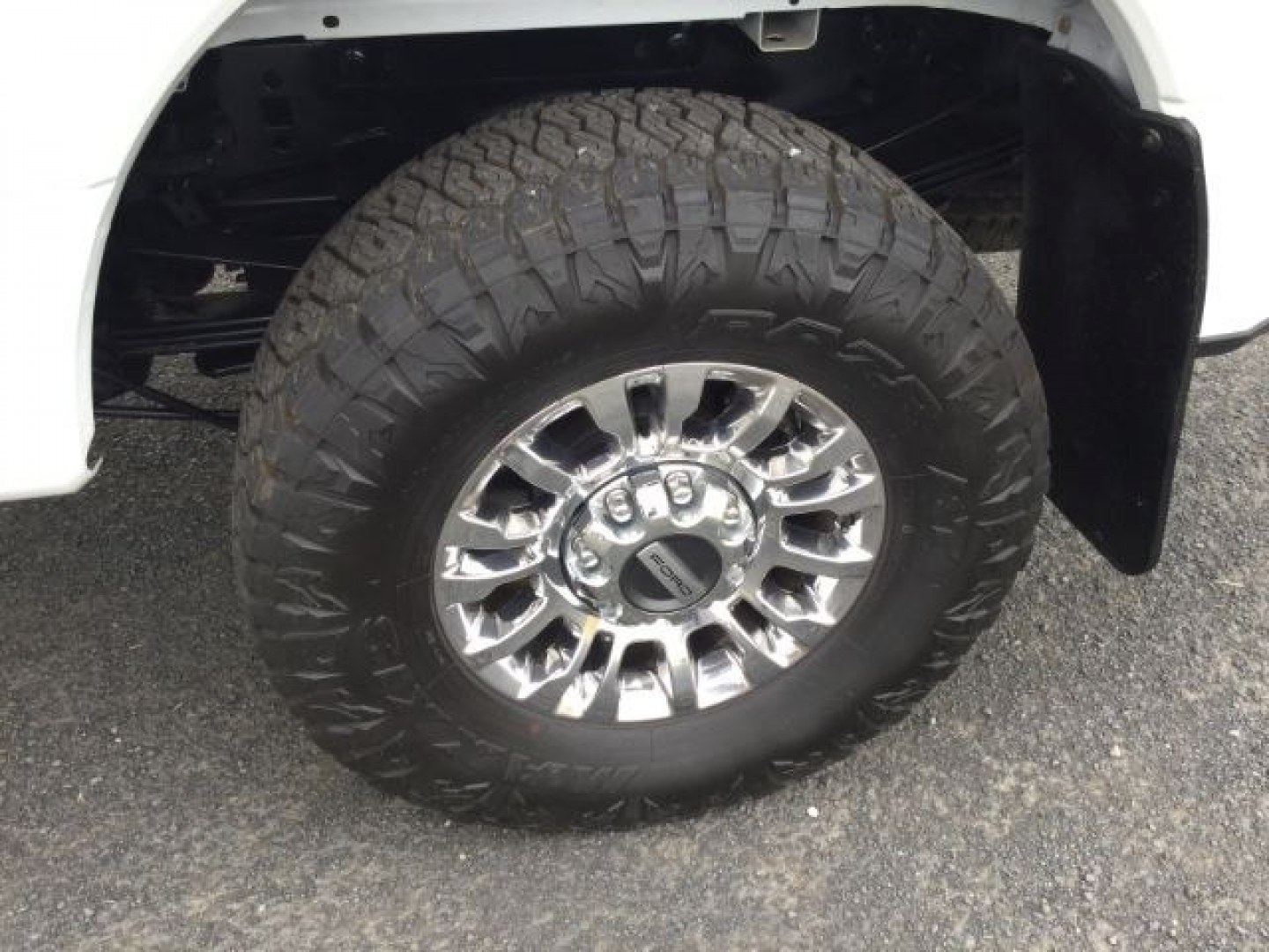 2020 Oxford White /Medium Earth Gray Ford F-350 XLT (1FT8W3B64LE) with an 6.2L V-8 variable valve control engine, 10 speed automatic transmission, located at 1801 Main Street, Lewiston, 83501, (208) 743-9371, 46.417065, -117.004799- Photo#21