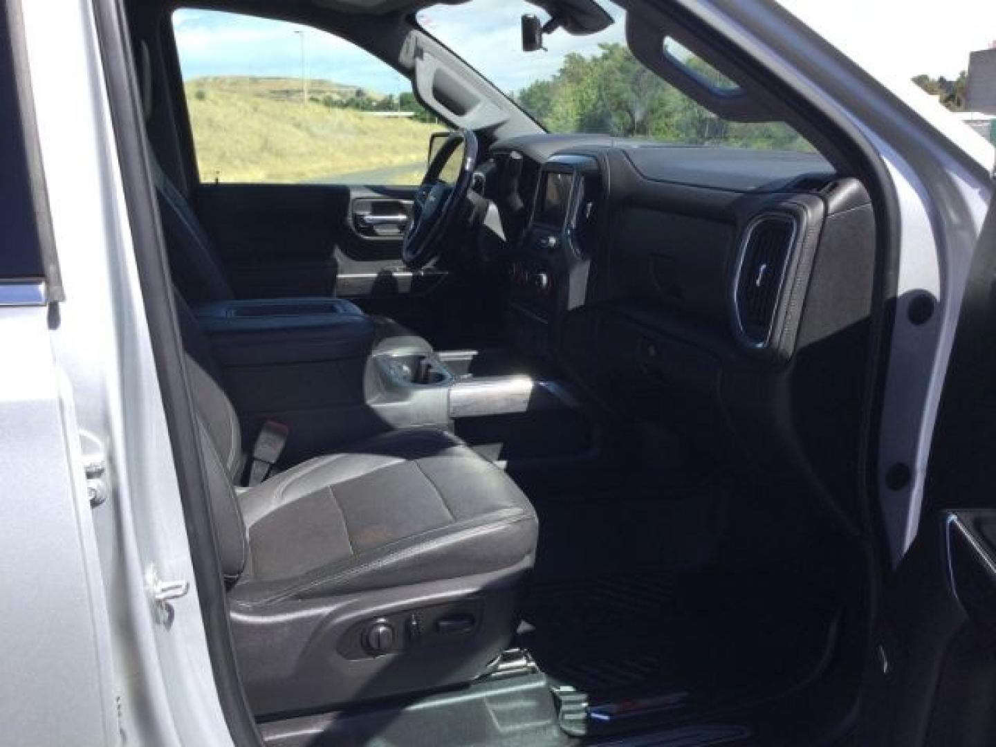 2020 Silver Ice Metallic /Jet Black Chevrolet Silverado 1500 LTZ (1GCUYGED0LZ) with an EcoTec3 5.3L V-8 gasoline direct injection engine, 8-Speed Automatic transmission, located at 1801 Main Street, Lewiston, 83501, (208) 743-9371, 46.417065, -117.004799- Photo#23