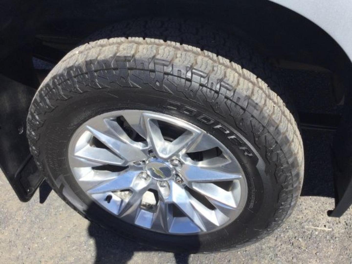 2020 Silver Ice Metallic /Jet Black Chevrolet Silverado 1500 LTZ (1GCUYGED0LZ) with an EcoTec3 5.3L V-8 gasoline direct injection engine, 8-Speed Automatic transmission, located at 1801 Main Street, Lewiston, 83501, (208) 743-9371, 46.417065, -117.004799- Photo#25