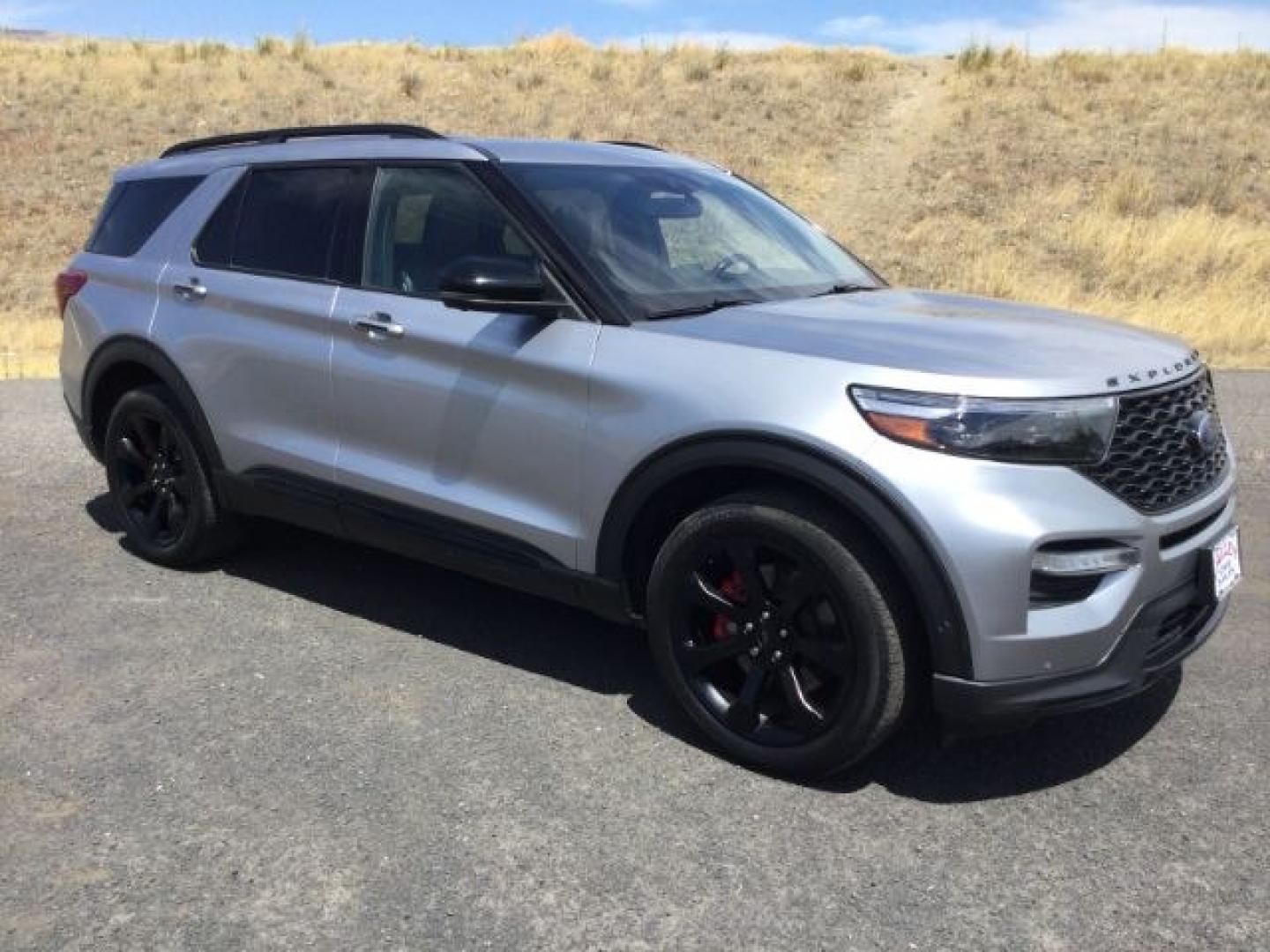 2022 Iconic Silver Metallic /Ebony Ford Explorer ST AWD (1FM5K8GC2NG) with an 3.0L V6 DOHC 24V engine, 10-Speed Automatic transmission, located at 1801 Main Street, Lewiston, 83501, (208) 743-9371, 46.417065, -117.004799- Photo#1