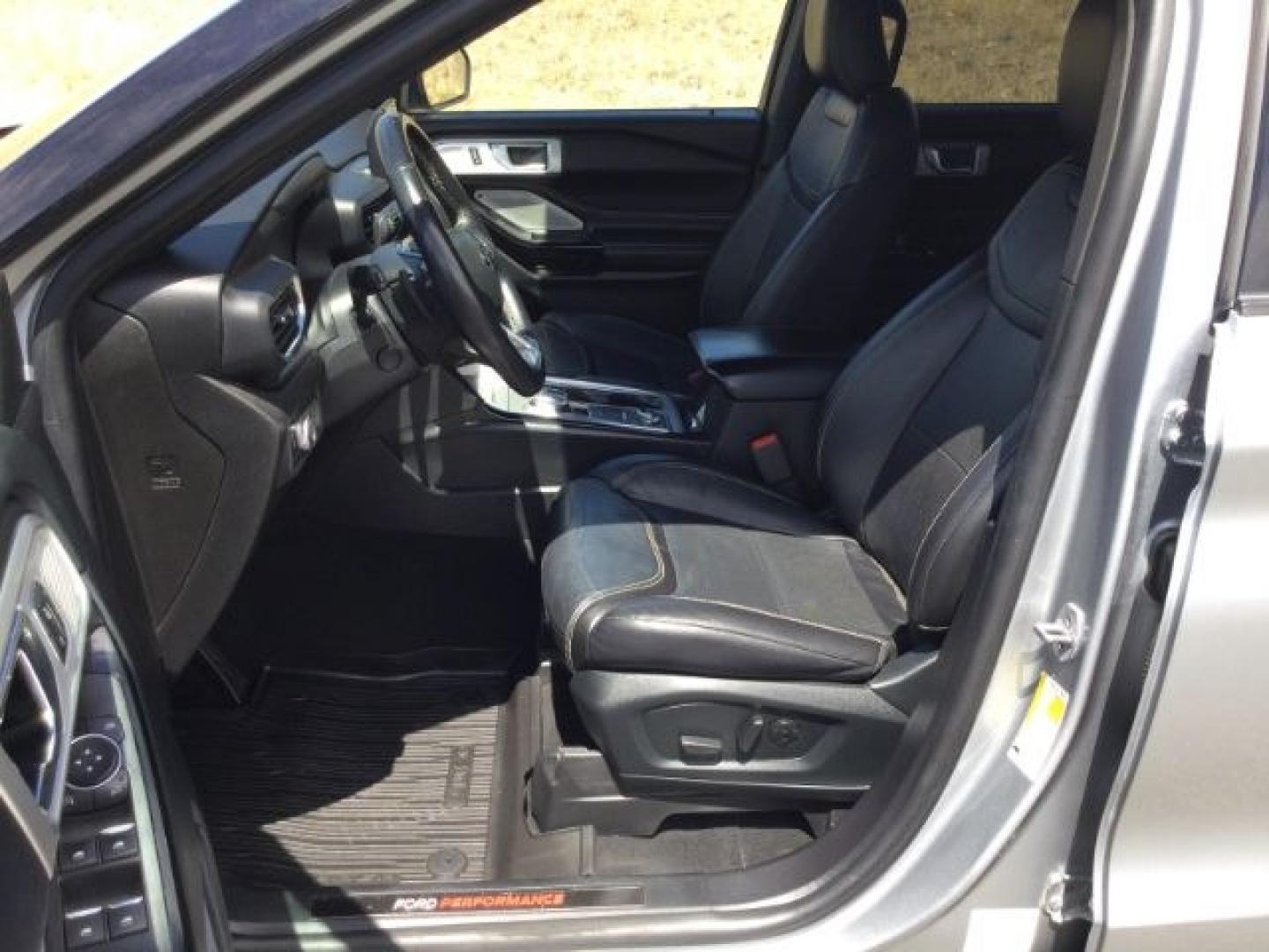 2022 Iconic Silver Metallic /Ebony Ford Explorer ST AWD (1FM5K8GC2NG) with an 3.0L V6 DOHC 24V engine, 10-Speed Automatic transmission, located at 1801 Main Street, Lewiston, 83501, (208) 743-9371, 46.417065, -117.004799- Photo#3