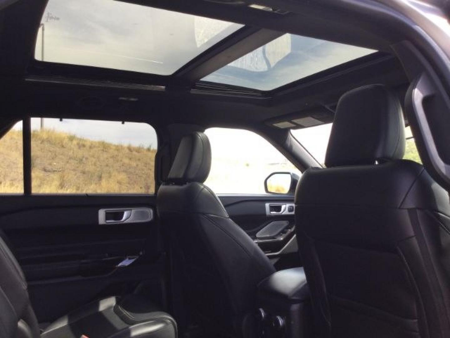 2022 Iconic Silver Metallic /Ebony Ford Explorer ST AWD (1FM5K8GC2NG) with an 3.0L V6 DOHC 24V engine, 10-Speed Automatic transmission, located at 1801 Main Street, Lewiston, 83501, (208) 743-9371, 46.417065, -117.004799- Photo#5