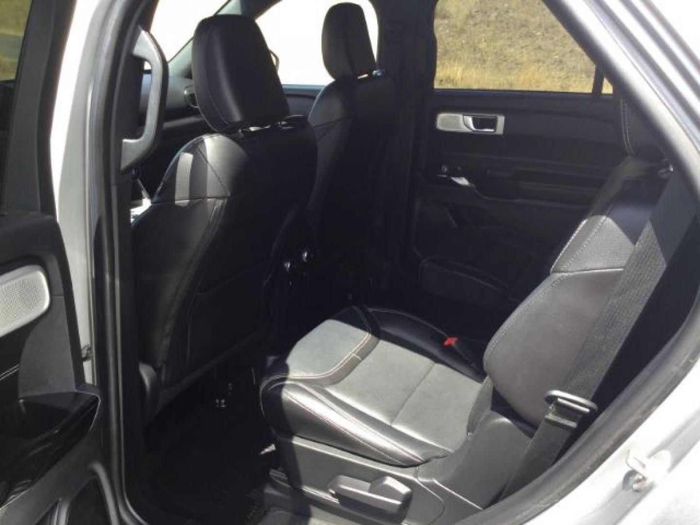 2022 Iconic Silver Metallic /Ebony Ford Explorer ST AWD (1FM5K8GC2NG) with an 3.0L V6 DOHC 24V engine, 10-Speed Automatic transmission, located at 1801 Main Street, Lewiston, 83501, (208) 743-9371, 46.417065, -117.004799- Photo#15