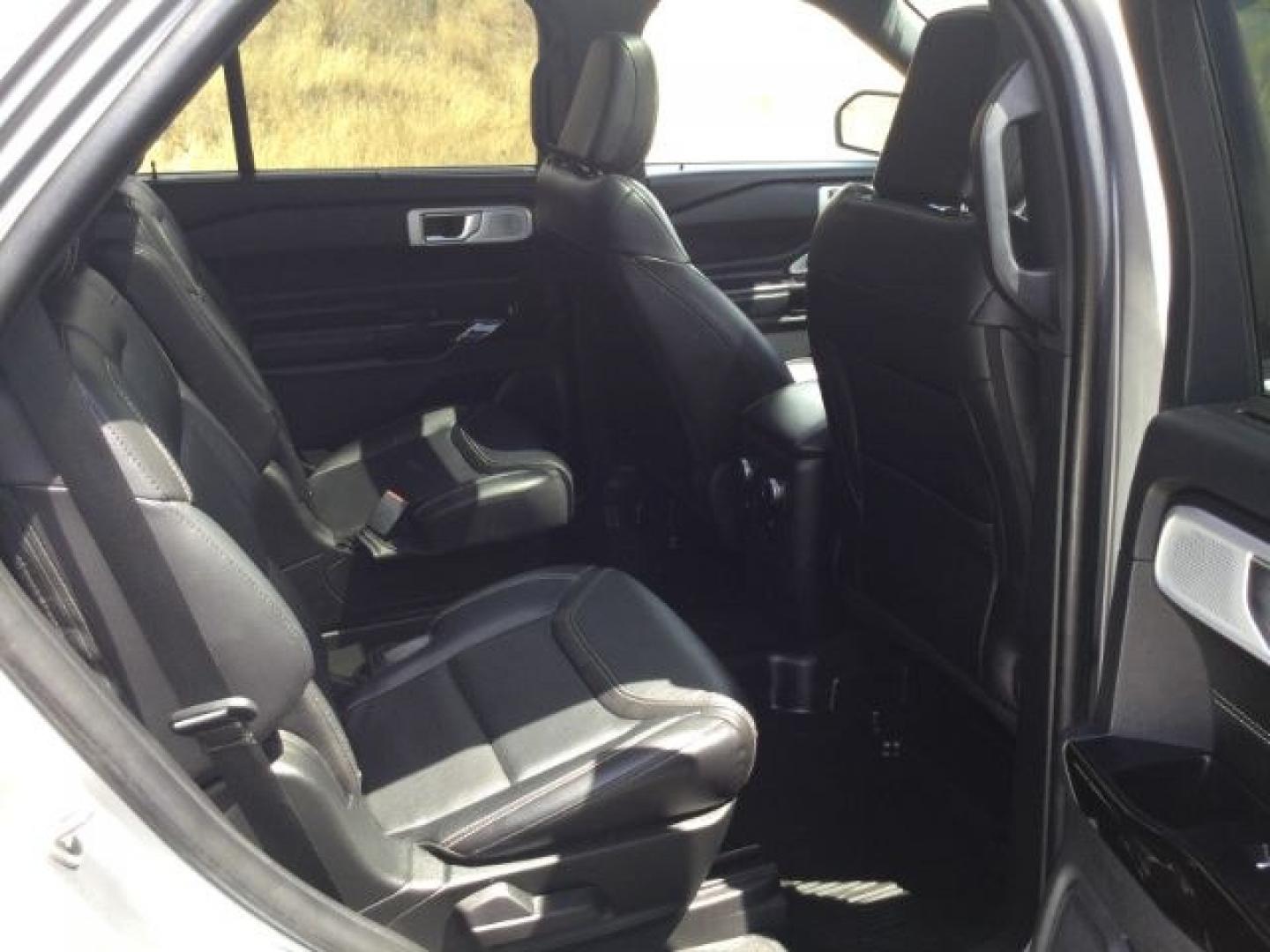 2022 Iconic Silver Metallic /Ebony Ford Explorer ST AWD (1FM5K8GC2NG) with an 3.0L V6 DOHC 24V engine, 10-Speed Automatic transmission, located at 1801 Main Street, Lewiston, 83501, (208) 743-9371, 46.417065, -117.004799- Photo#22
