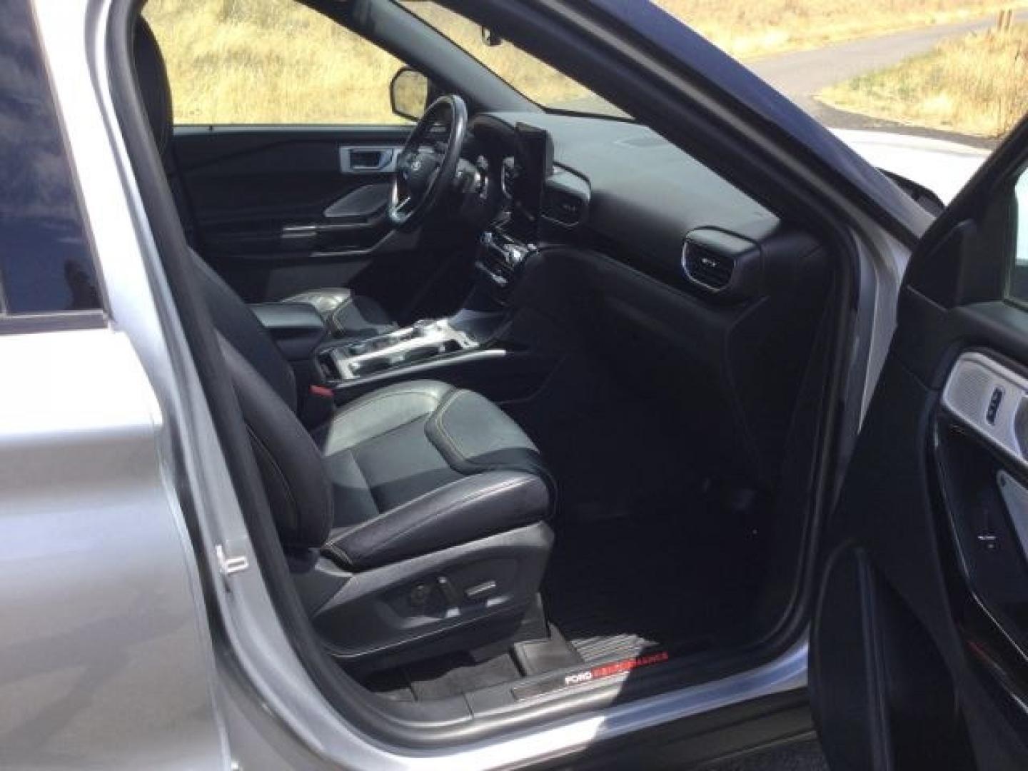 2022 Iconic Silver Metallic /Ebony Ford Explorer ST AWD (1FM5K8GC2NG) with an 3.0L V6 DOHC 24V engine, 10-Speed Automatic transmission, located at 1801 Main Street, Lewiston, 83501, (208) 743-9371, 46.417065, -117.004799- Photo#23