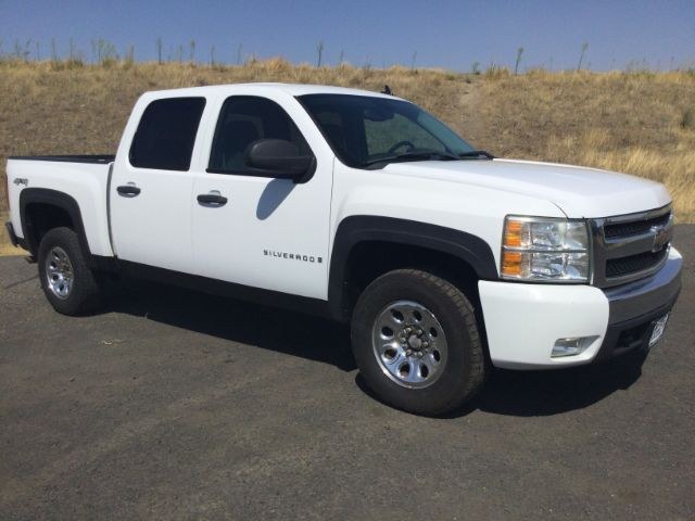 photo of 2008 Chevrolet Silverado 1500 LT1 Crew Cab 4WD
