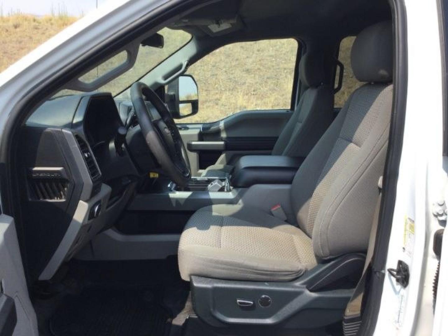 2019 Oxford White /Medium Earth Gray Ford F-350 XLT (1FT8W3BT7KE) with an Powerstroke 6.7L V-8 diesel direct injection engine, 6-Speed Automatic transmission, located at 1801 Main Street, Lewiston, 83501, (208) 743-9371, 46.417065, -117.004799- Photo#4