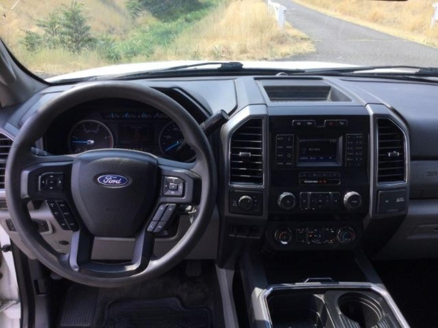 2019 Oxford White /Medium Earth Gray Ford F-350 XLT (1FT8W3BT7KE) with an Powerstroke 6.7L V-8 diesel direct injection engine, 6-Speed Automatic transmission, located at 1801 Main Street, Lewiston, 83501, (208) 743-9371, 46.417065, -117.004799- Photo#5