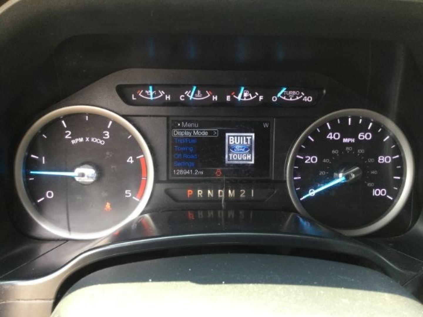 2019 Oxford White /Medium Earth Gray Ford F-350 XLT (1FT8W3BT7KE) with an Powerstroke 6.7L V-8 diesel direct injection engine, 6-Speed Automatic transmission, located at 1801 Main Street, Lewiston, 83501, (208) 743-9371, 46.417065, -117.004799- Photo#16