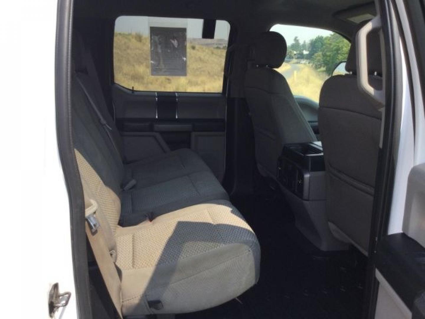 2019 Oxford White /Medium Earth Gray Ford F-350 XLT (1FT8W3BT7KE) with an Powerstroke 6.7L V-8 diesel direct injection engine, 6-Speed Automatic transmission, located at 1801 Main Street, Lewiston, 83501, (208) 743-9371, 46.417065, -117.004799- Photo#20