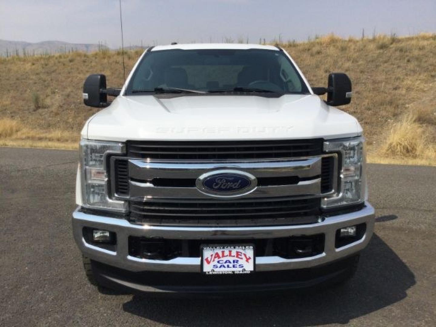 2019 Oxford White /Medium Earth Gray Ford F-350 XLT (1FT8W3BT7KE) with an Powerstroke 6.7L V-8 diesel direct injection engine, 6-Speed Automatic transmission, located at 1801 Main Street, Lewiston, 83501, (208) 743-9371, 46.417065, -117.004799- Photo#22