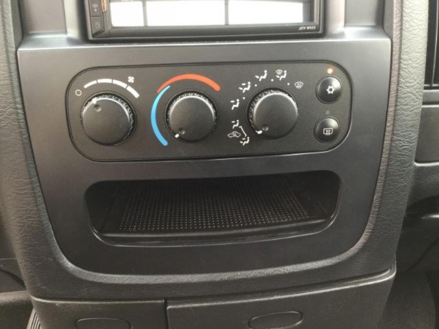 2005 Mineral Gray Metallic Clearcoat /Dark Slate Gray Dodge Ram 2500 SLT Quad Cab (3D7KS28C25G) with an Cummins 5.9L I-6 diesel direct injection engine, 4 speed automatic transmission, located at 1801 Main Street, Lewiston, 83501, (208) 743-9371, 46.417065, -117.004799- Photo#14