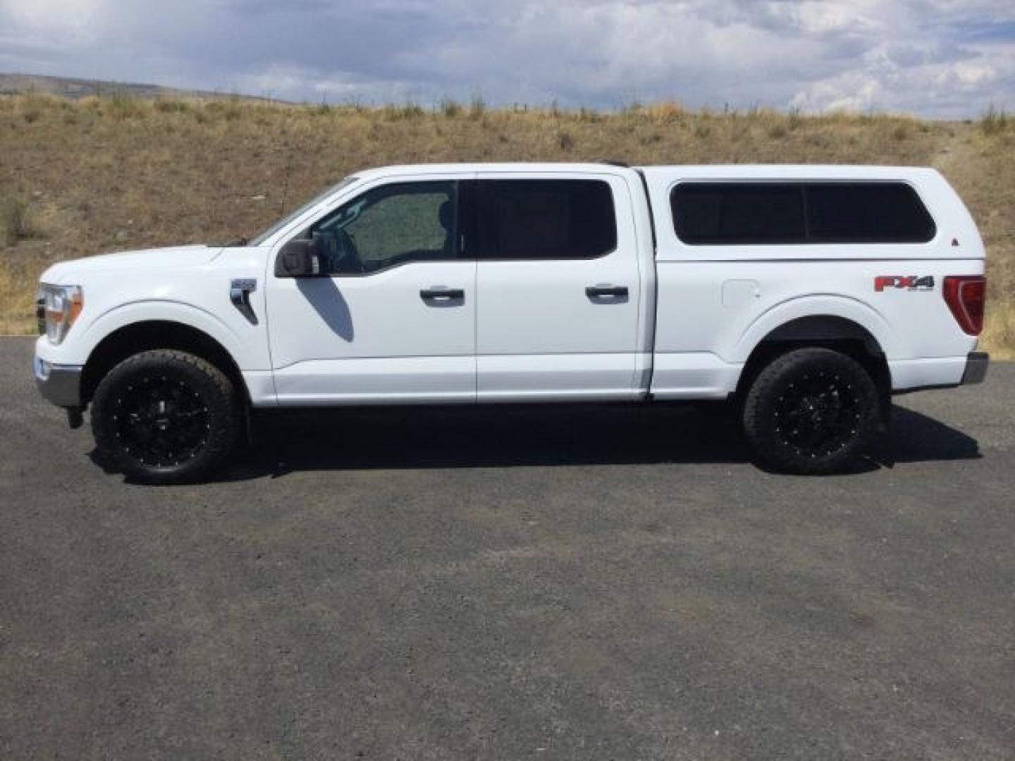 2021 Oxford White /Black/Medium Dark Slate Ford F-150 XLT (1FTFW1E8XMF) with an EcoBoost 3.5L V-6 port/direct injection engine, 10 speed automatic transmission, located at 1801 Main Street, Lewiston, 83501, (208) 743-9371, 46.417065, -117.004799- Photo#1