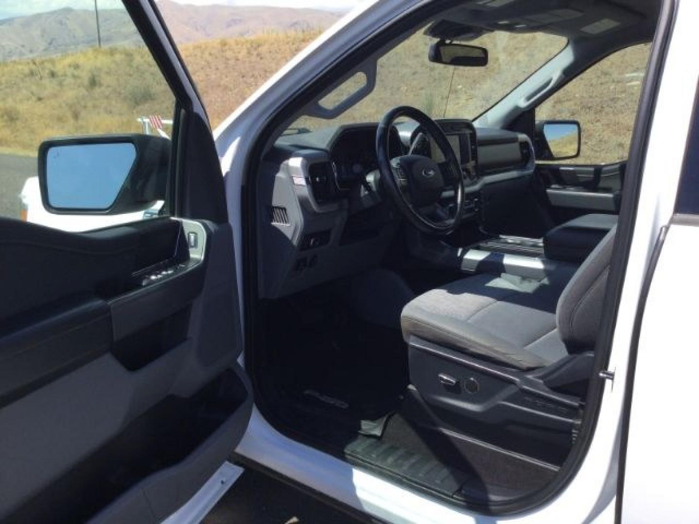 2021 Oxford White /Black/Medium Dark Slate Ford F-150 XLT (1FTFW1E8XMF) with an EcoBoost 3.5L V-6 port/direct injection engine, 10 speed automatic transmission, located at 1801 Main Street, Lewiston, 83501, (208) 743-9371, 46.417065, -117.004799- Photo#4