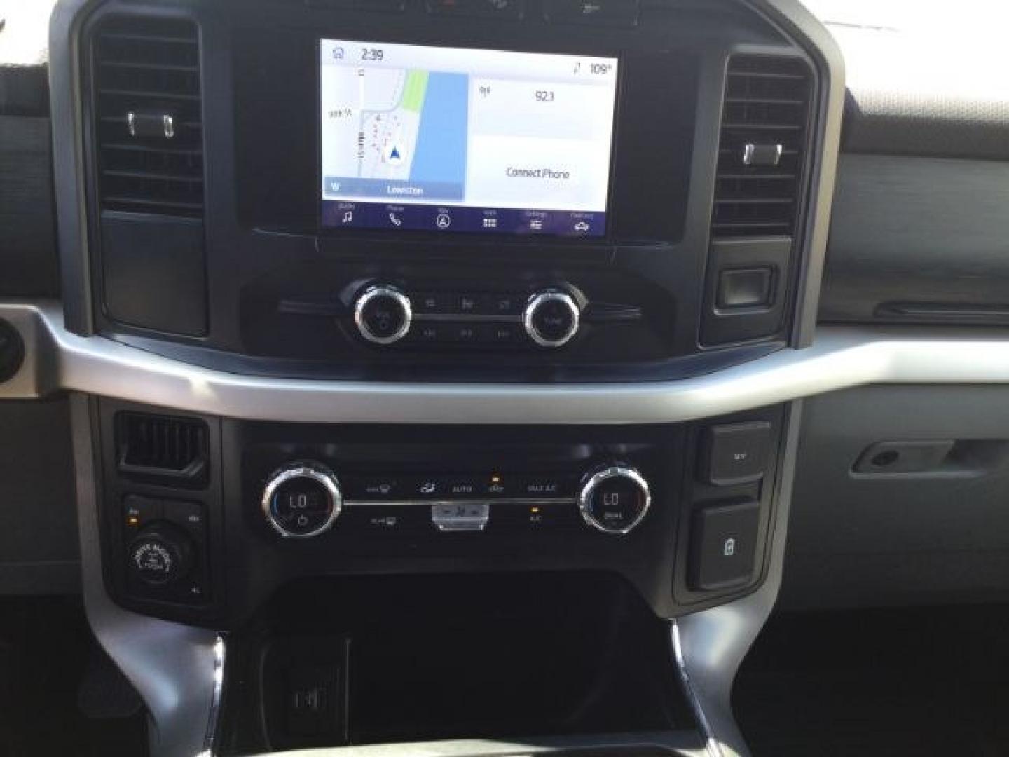 2021 Oxford White /Black/Medium Dark Slate Ford F-150 XLT (1FTFW1E8XMF) with an EcoBoost 3.5L V-6 port/direct injection engine, 10 speed automatic transmission, located at 1801 Main Street, Lewiston, 83501, (208) 743-9371, 46.417065, -117.004799- Photo#6