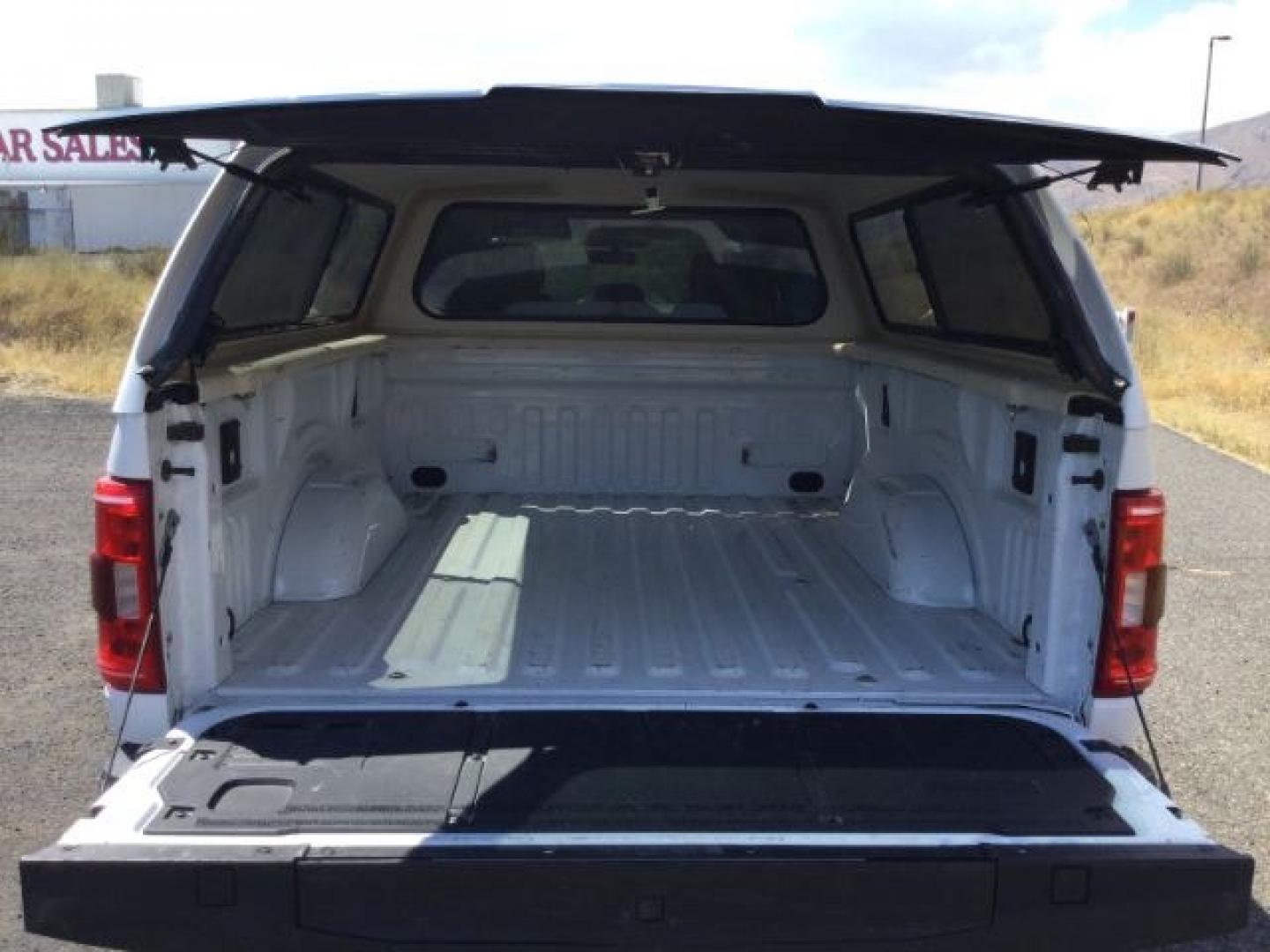 2021 Oxford White /Black/Medium Dark Slate Ford F-150 XLT (1FTFW1E8XMF) with an EcoBoost 3.5L V-6 port/direct injection engine, 10 speed automatic transmission, located at 1801 Main Street, Lewiston, 83501, (208) 743-9371, 46.417065, -117.004799- Photo#10