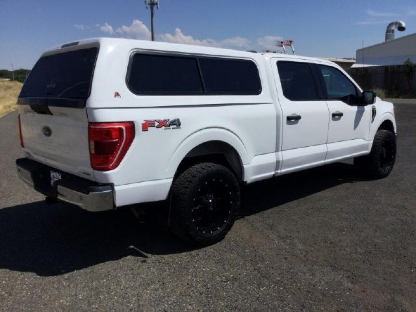2021 Oxford White /Black/Medium Dark Slate Ford F-150 XLT (1FTFW1E8XMF) with an EcoBoost 3.5L V-6 port/direct injection engine, 10 speed automatic transmission, located at 1801 Main Street, Lewiston, 83501, (208) 743-9371, 46.417065, -117.004799- Photo#17