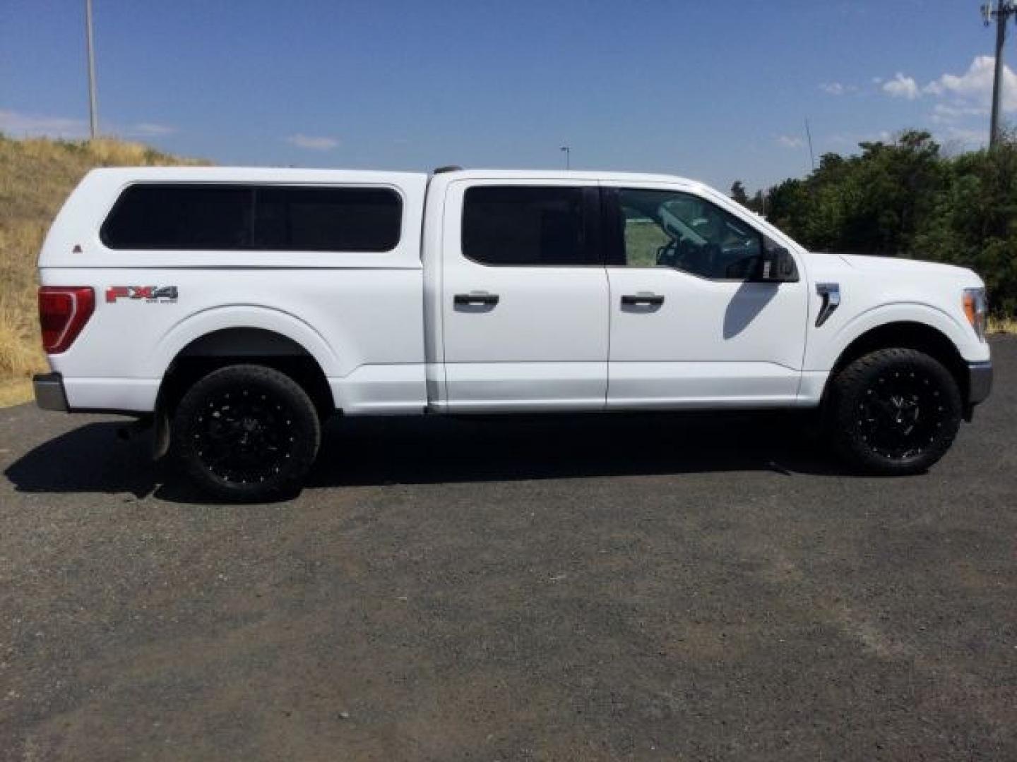 2021 Oxford White /Black/Medium Dark Slate Ford F-150 XLT (1FTFW1E8XMF) with an EcoBoost 3.5L V-6 port/direct injection engine, 10 speed automatic transmission, located at 1801 Main Street, Lewiston, 83501, (208) 743-9371, 46.417065, -117.004799- Photo#18