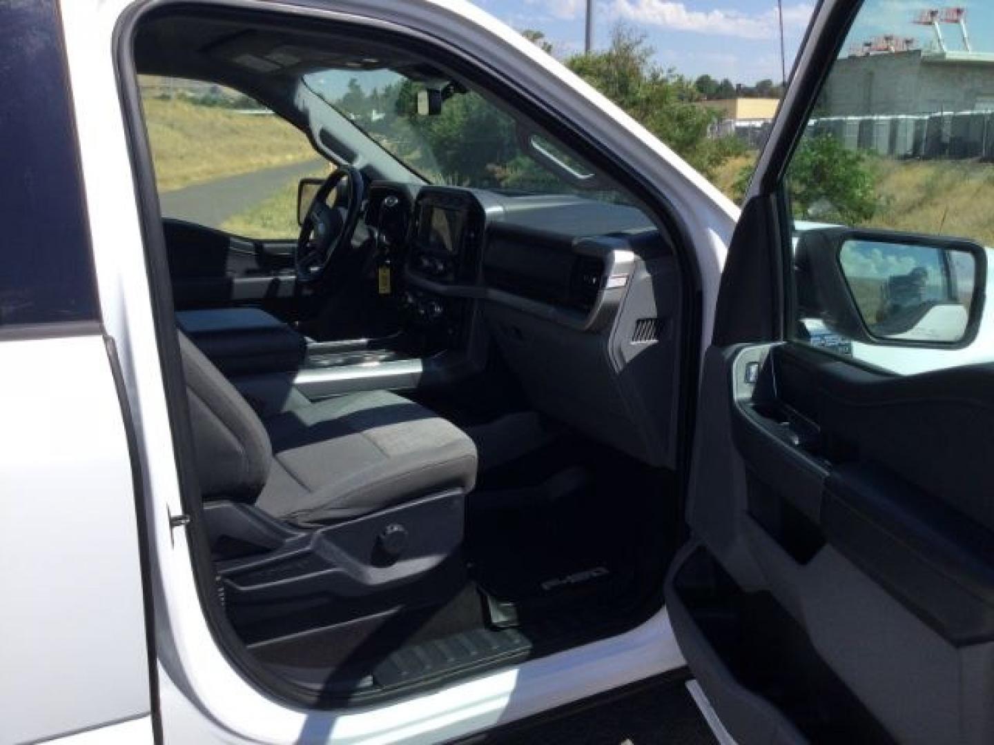 2021 Oxford White /Black/Medium Dark Slate Ford F-150 XLT (1FTFW1E8XMF) with an EcoBoost 3.5L V-6 port/direct injection engine, 10 speed automatic transmission, located at 1801 Main Street, Lewiston, 83501, (208) 743-9371, 46.417065, -117.004799- Photo#22