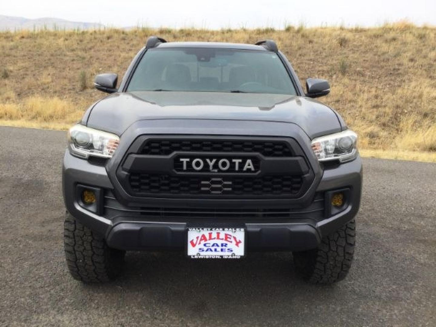2018 Magnetic Gray Metallic Toyota Tacoma TRD Off Road (3TMCZ5AN5JM) with an 3.5L V-6 port/direct injection engine, located at 1801 Main Street, Lewiston, 83501, (208) 743-9371, 46.417065, -117.004799- Photo#17
