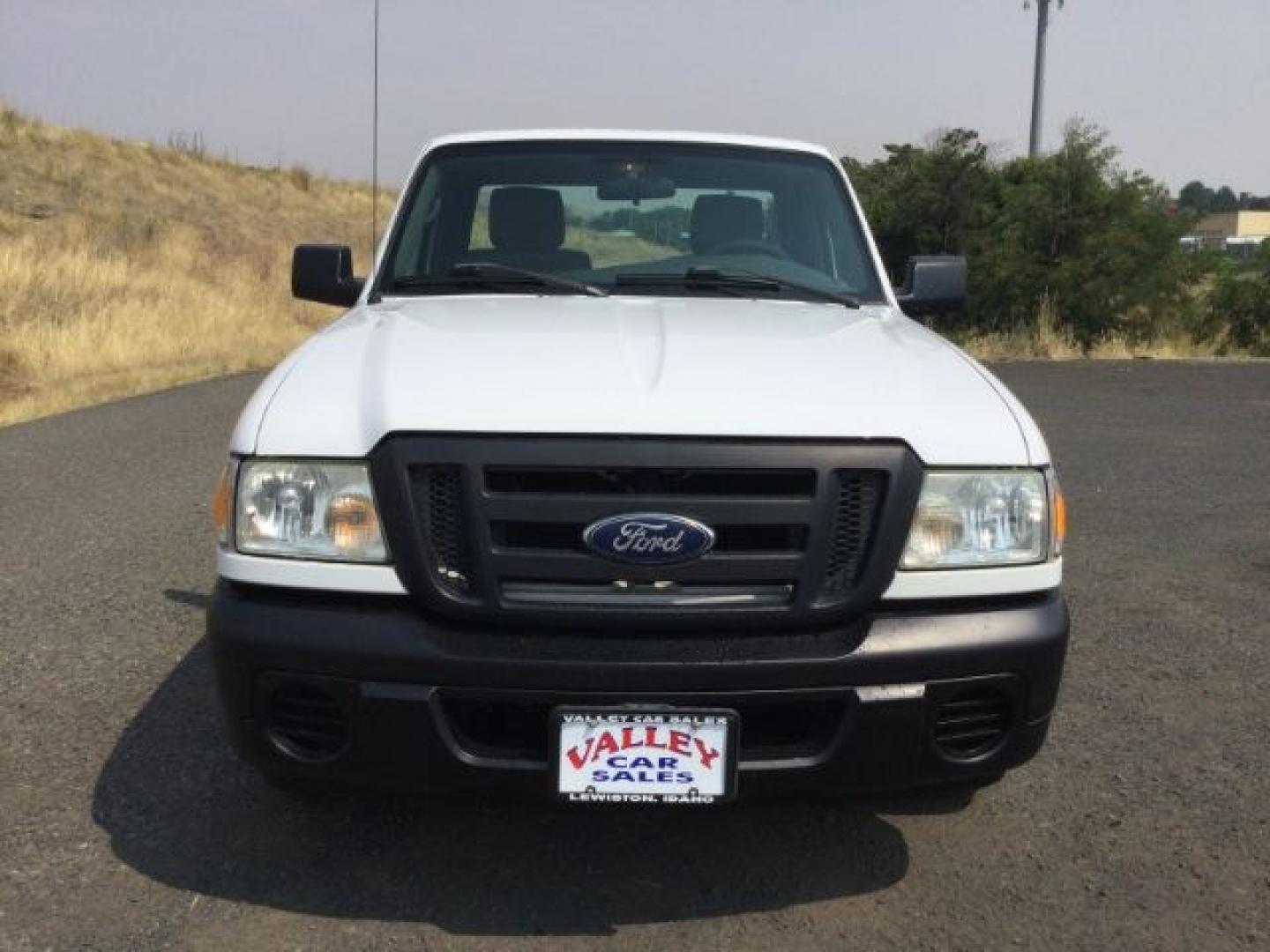 2011 Oxford White /Medium Dark Flint Ford Ranger XL Regular Cab (1FTKR1AD9BP) with an 2.3L I-4 DOHC engine, 5-Speed Manual Transmission transmission, located at 1801 Main Street, Lewiston, 83501, (208) 743-9371, 46.417065, -117.004799- Photo#2