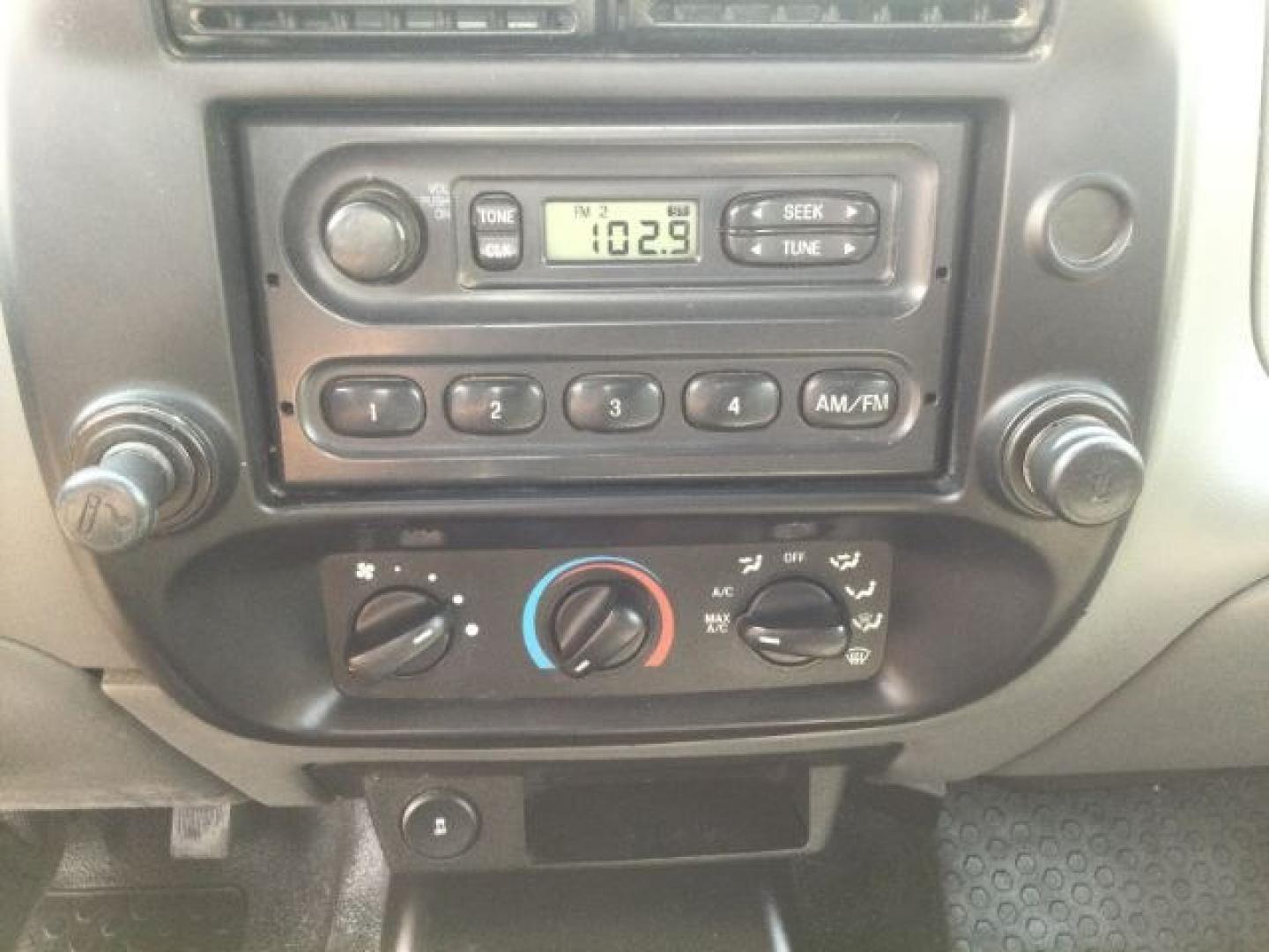 2011 Oxford White /Medium Dark Flint Ford Ranger XL Regular Cab (1FTKR1AD9BP) with an 2.3L I-4 DOHC engine, 5-Speed Manual Transmission transmission, located at 1801 Main Street, Lewiston, 83501, (208) 743-9371, 46.417065, -117.004799- Photo#5