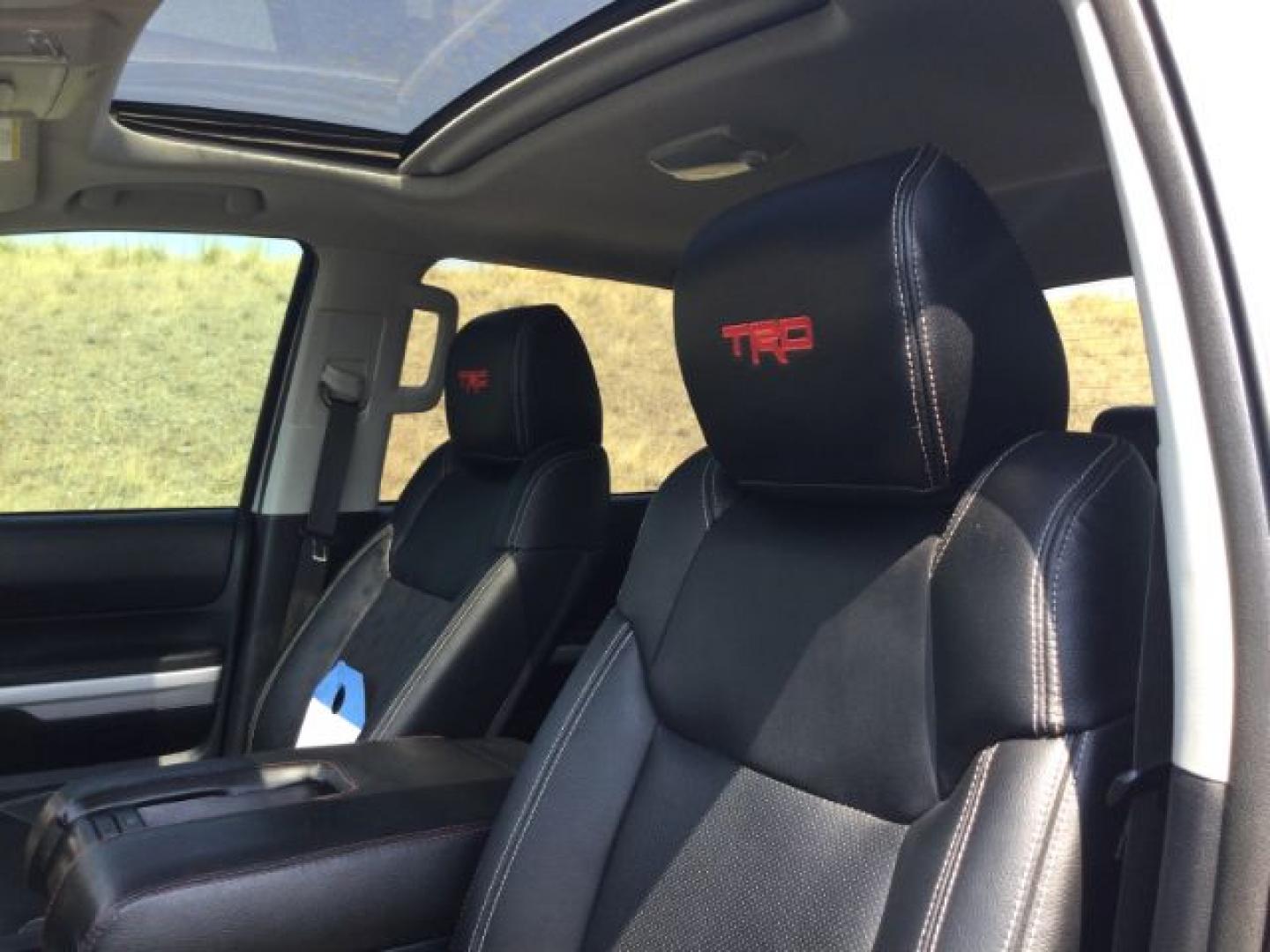 2018 CEMENT GRAY /Black/Gray Cloth Toyota Tundra SR5 PLUS 5.7L V8 (5TFDY5F11JX) with an I-FORCE 5.7L V-8 DOHC engine, 6-Speed Automatic transmission, located at 1801 Main Street, Lewiston, 83501, (208) 743-9371, 46.417065, -117.004799- Photo#6